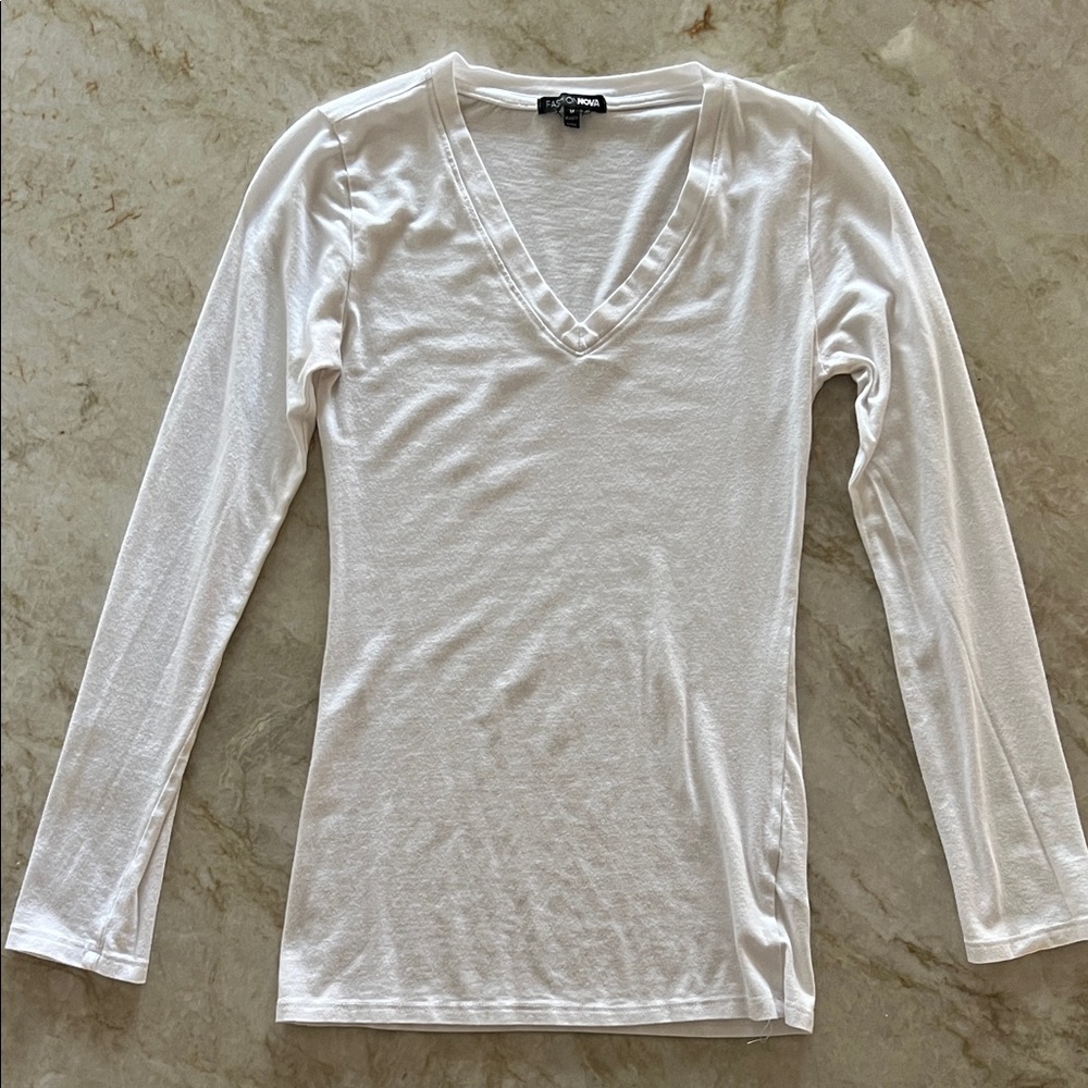 Fashion Nova White V-Neck Long Sleeve Top, Size M